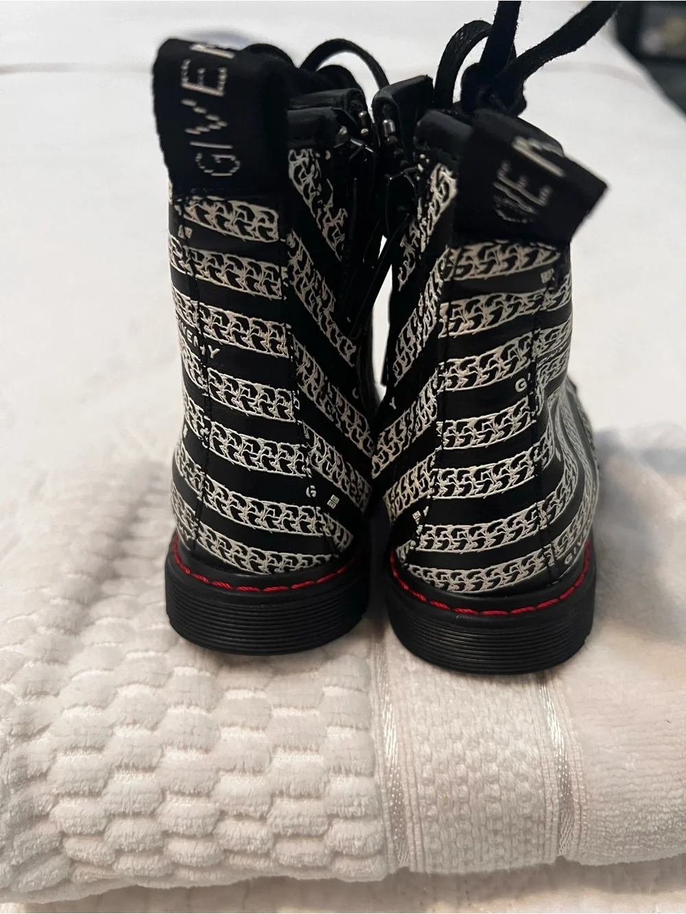 Givenchy fashion forward